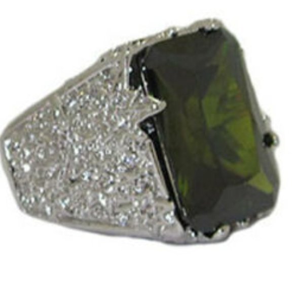 Ring Unisex Crystal white gold plate green NWT - Picture 1 of 2